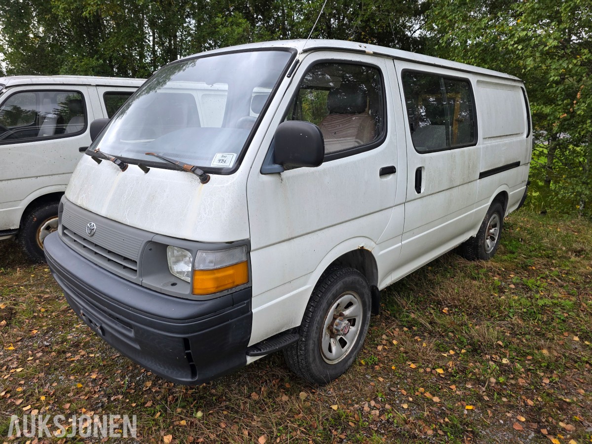 1995 Toyota HiAce 4 WD 5 seter reparasjonsobjekt/delebil