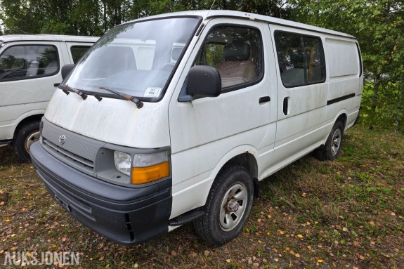 1995 Toyota HiAce 4 WD 5 seter reparasjonsobjekt/delebil