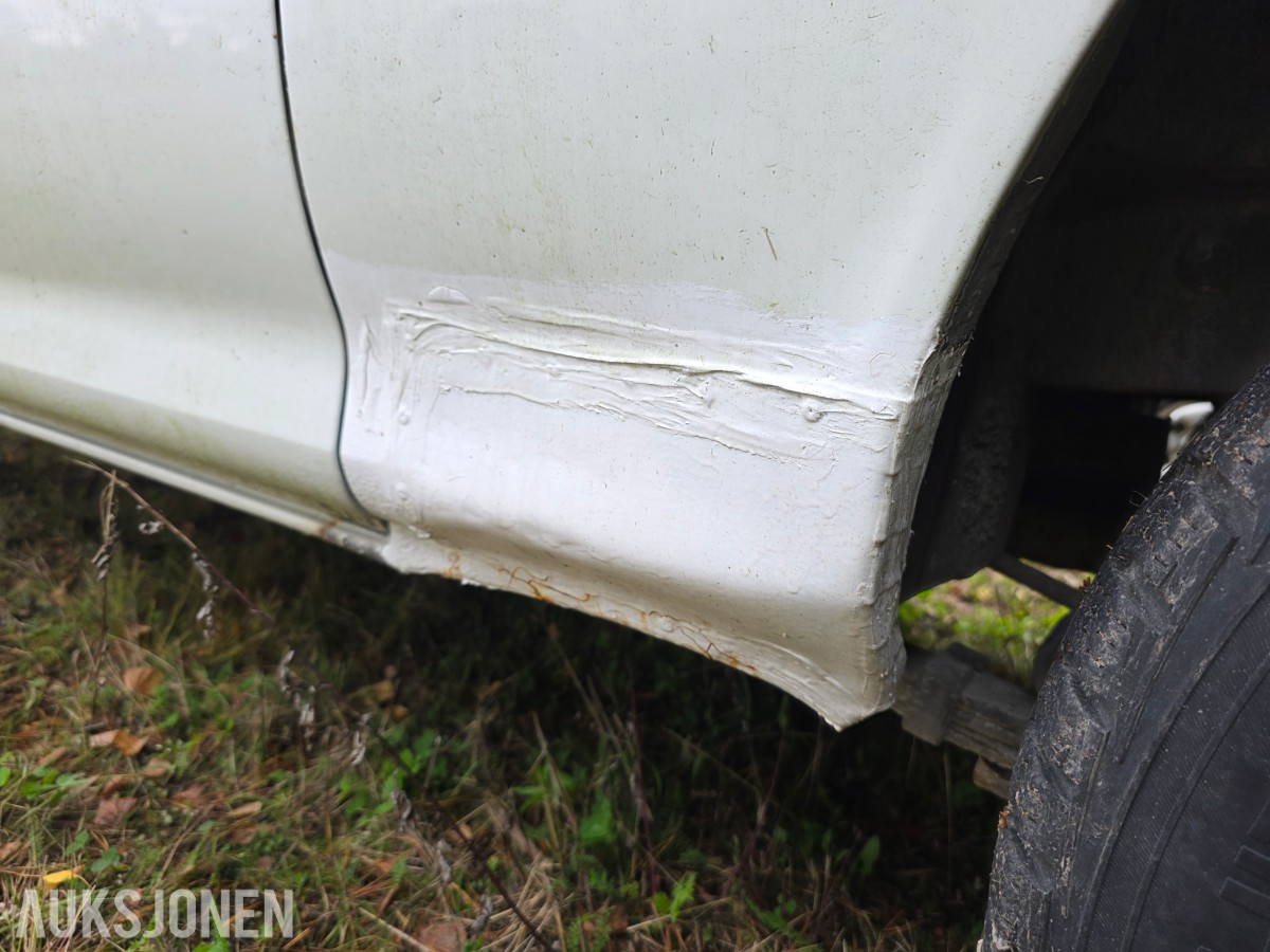 1995 Toyota HiAce 4 WD 5 seter reparasjonsobjekt/delebil