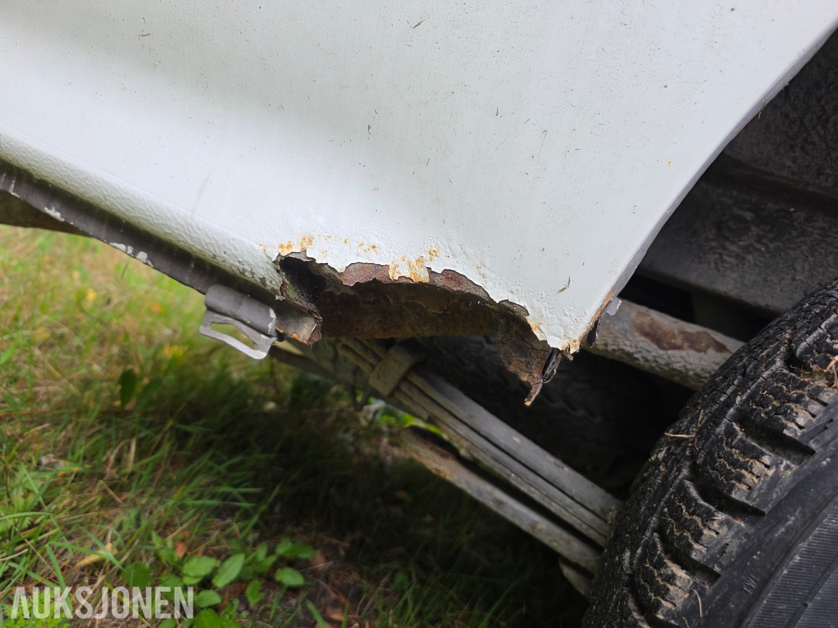 1995 Toyota HiAce 4 WD 5 seter reparasjonsobjekt/delebil