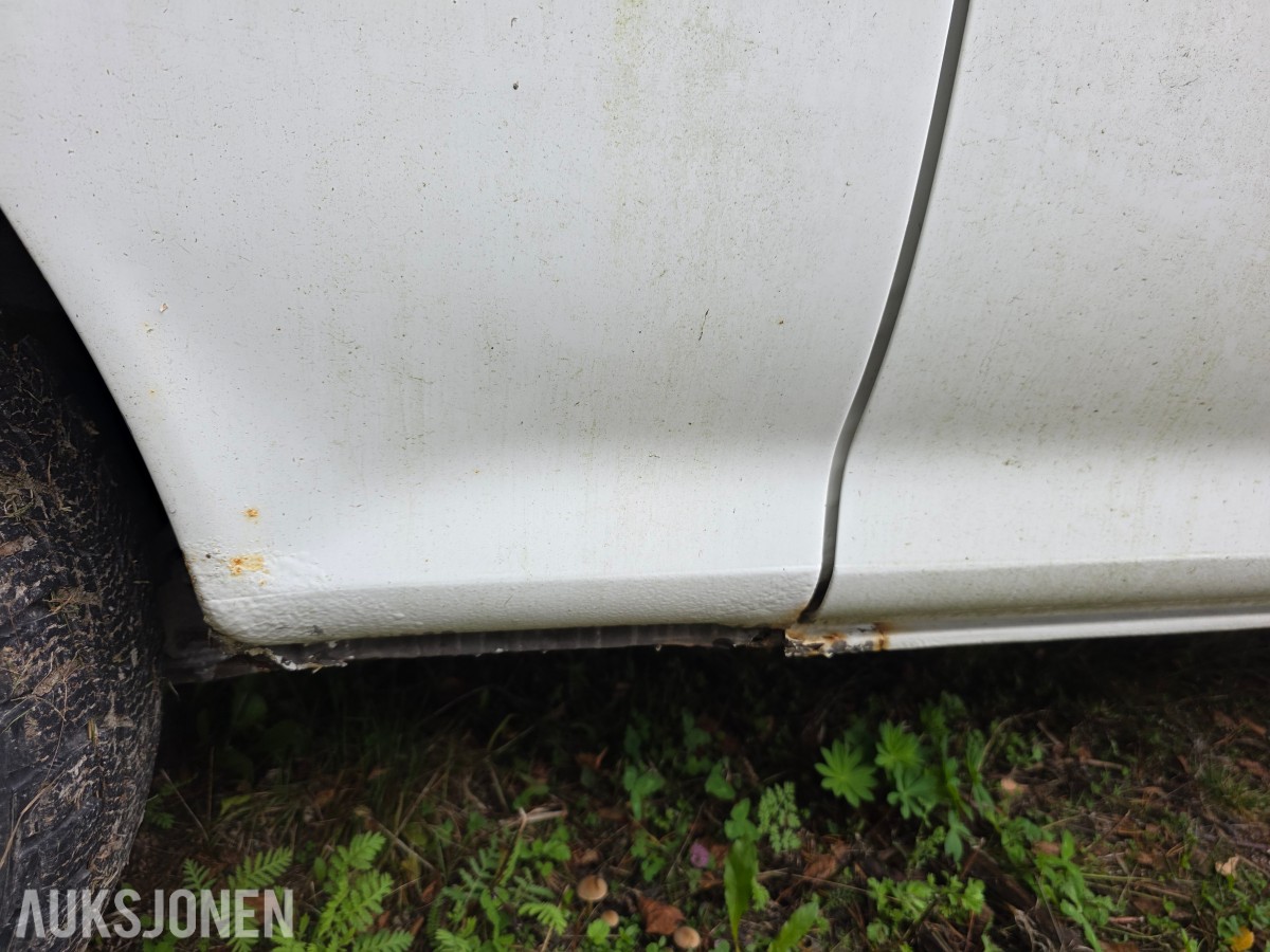 1995 Toyota HiAce 4 WD 5 seter reparasjonsobjekt/delebil