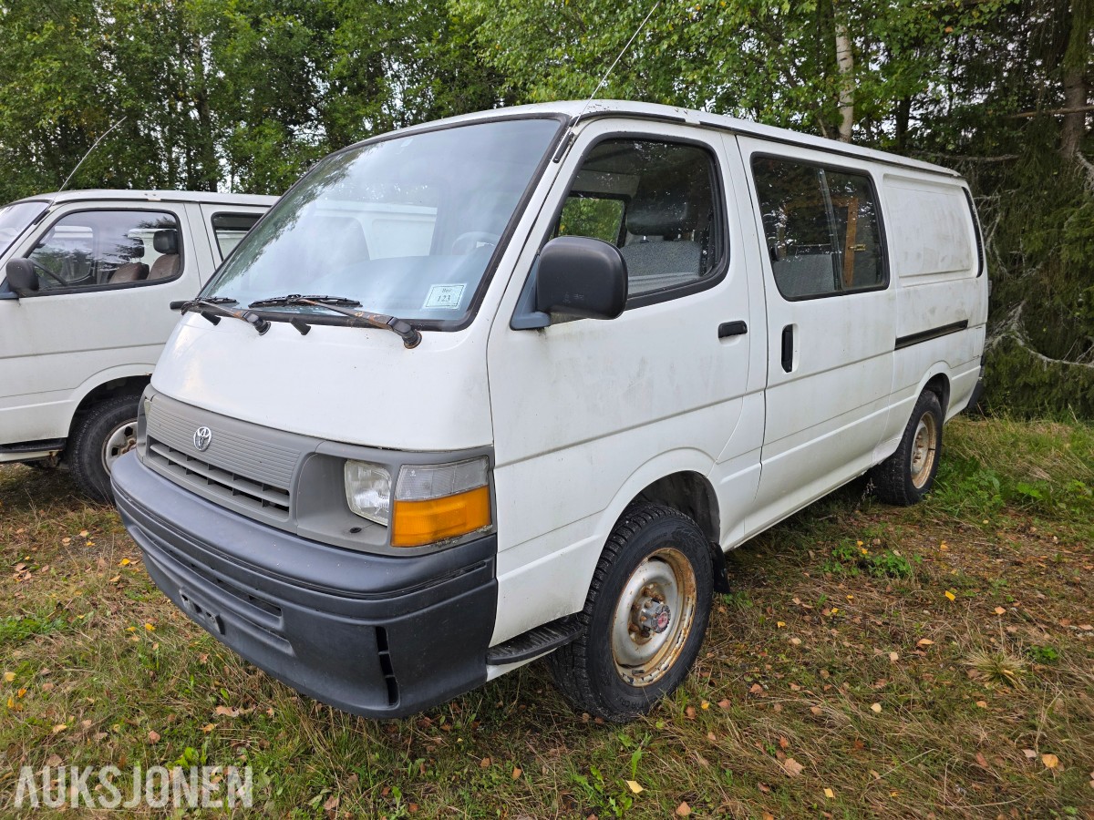 1995 Toyota HiAce 4 WD 5 seter reparasjonsobjekt/delebil