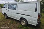 1995 Toyota HiAce 4 WD 5 seter reparasjonsobjekt/delebil