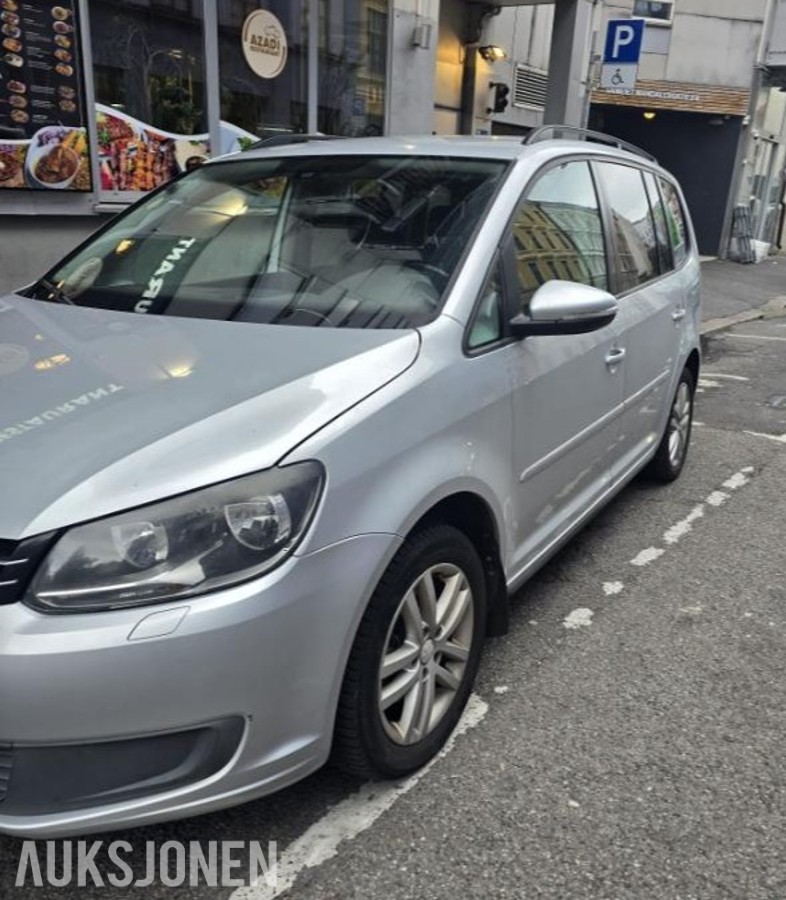 2011 Volkswagen Touran 1.6 TDI 105HK AUTOMAT, HENGERFESTE, S+V DEKK