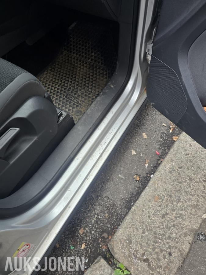 2011 Volkswagen Touran 1.6 TDI 105HK AUTOMAT, HENGERFESTE, S+V DEKK