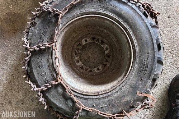 4 stk. Goodyear ATV-dekk på felg med kjetting  - AT25 x 8-12 og AT25 x 11-10