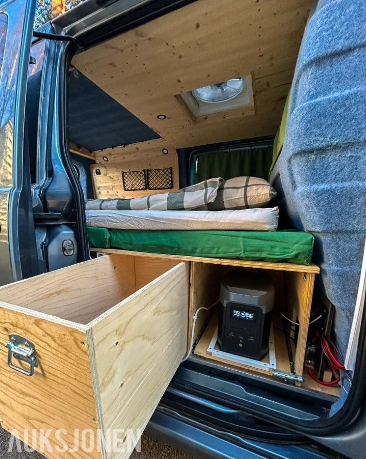 Campervan - Peugeot Expert – Automat – 150x200 seng – EcoFlow – MaxxFan