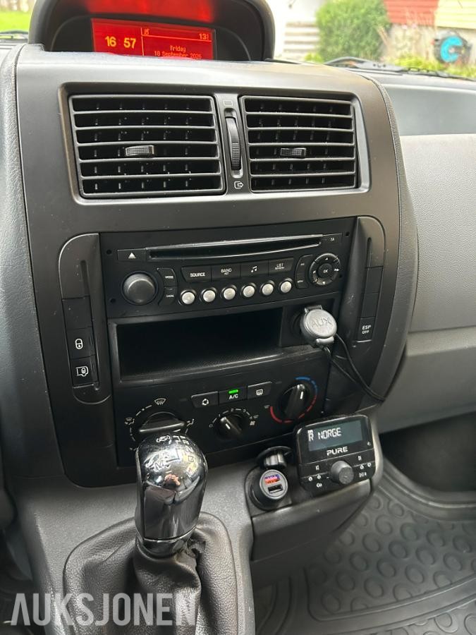 Campervan - Peugeot Expert – Automat – 150x200 seng – EcoFlow – MaxxFan