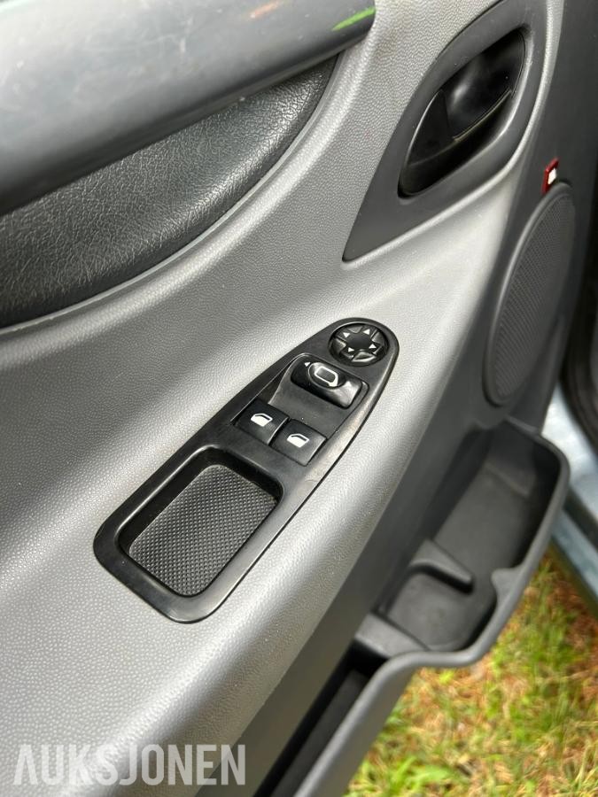 Campervan - Peugeot Expert – Automat – 150x200 seng – EcoFlow – MaxxFan
