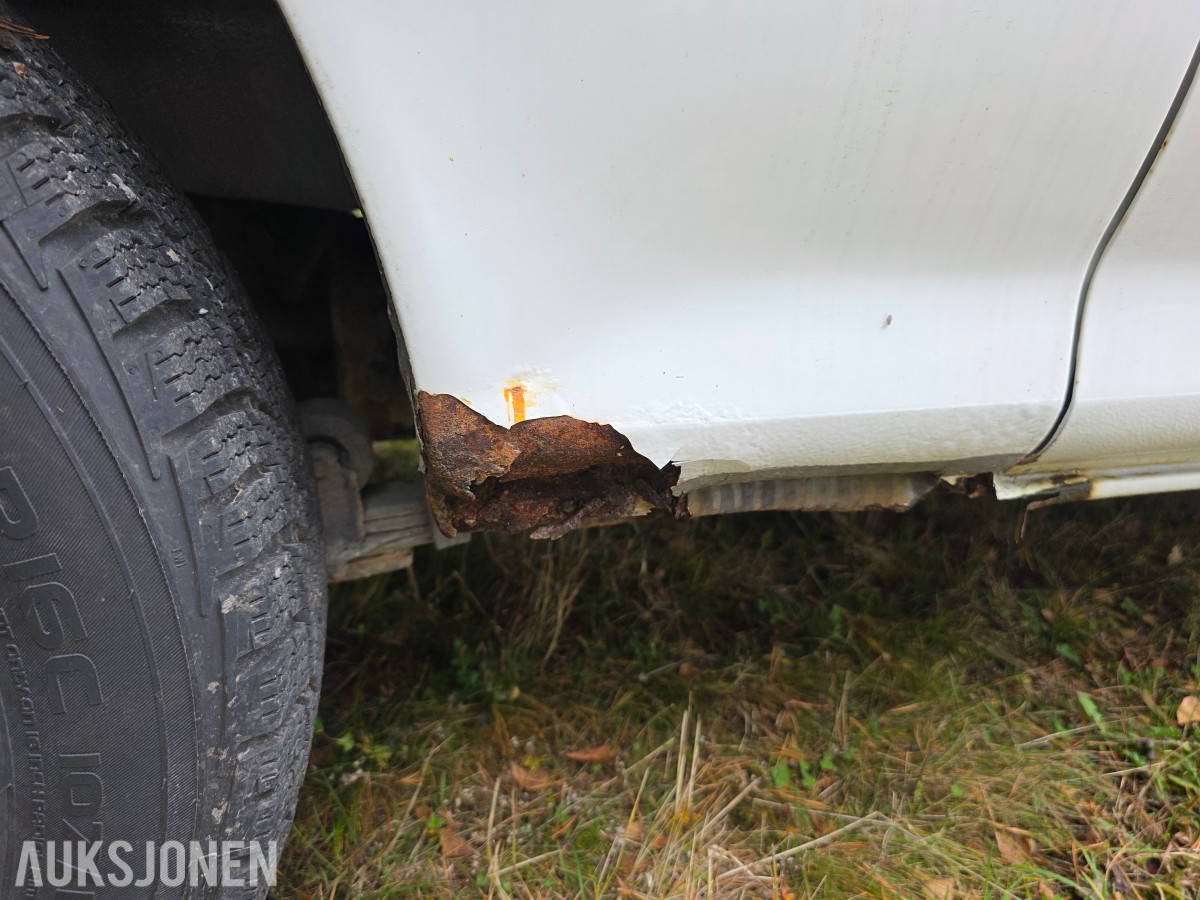 1995 Toyota HiAce 4 WD 5 seter reparasjonsobjekt/delebil