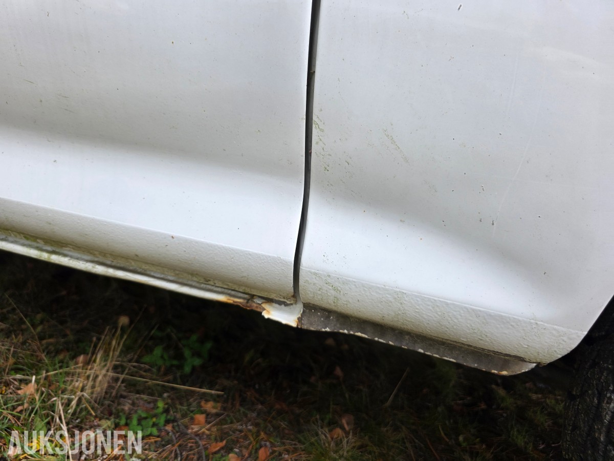 1995 Toyota HiAce 4 WD 5 seter reparasjonsobjekt/delebil