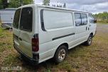 1995 Toyota HiAce 4 WD 5 seter reparasjonsobjekt/delebil