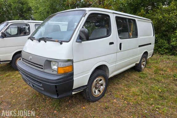 1995 Toyota HiAce 4 WD 5 seter reparasjonsobjekt/delebil