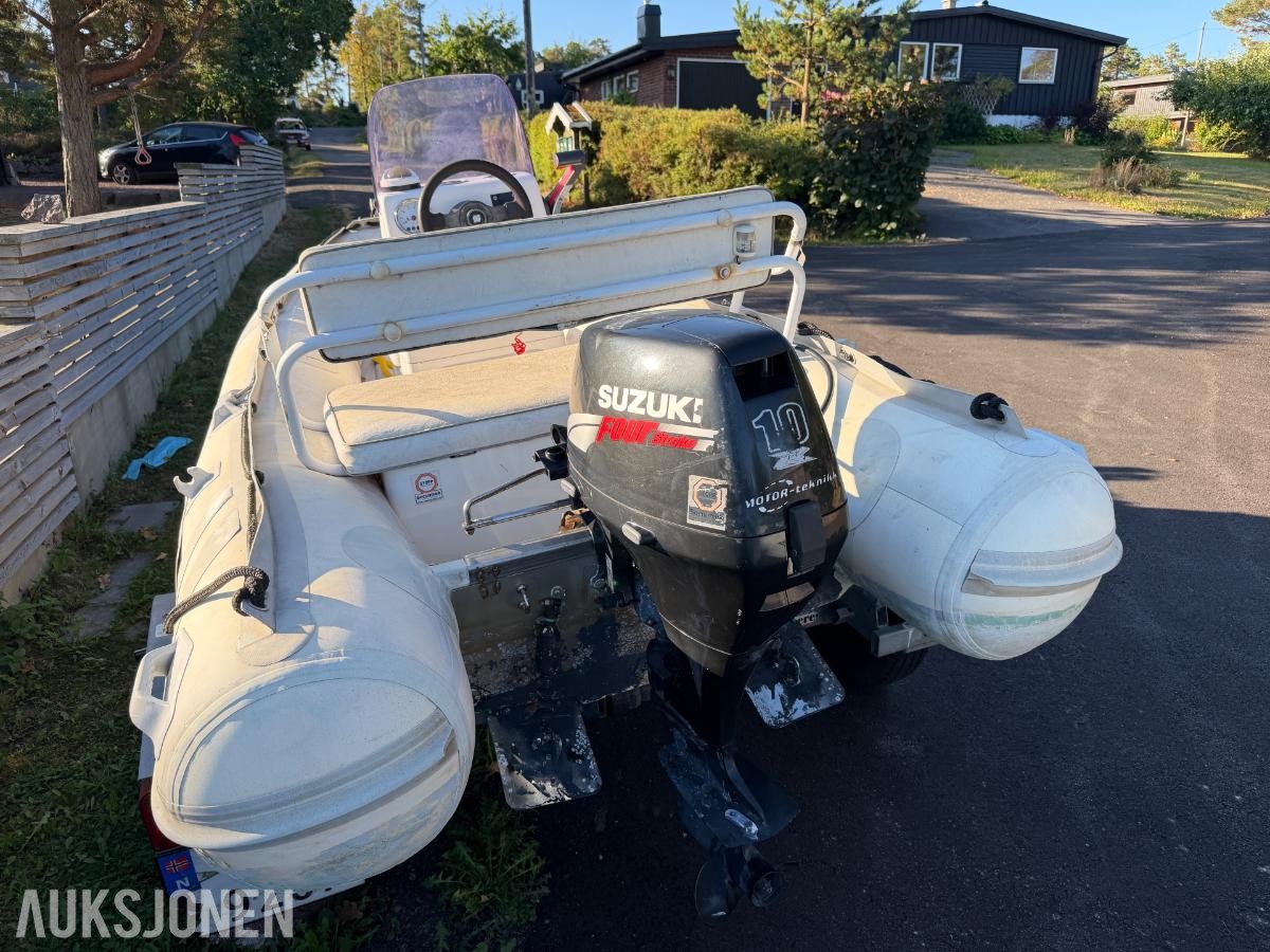 2004 Suzumar 310 med Suzuki DF15 og styrekonsoll/EL-start