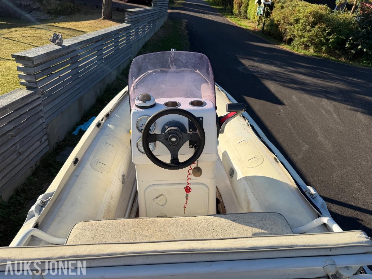 2004 Suzumar 310 med Suzuki DF15 og styrekonsoll/EL-start