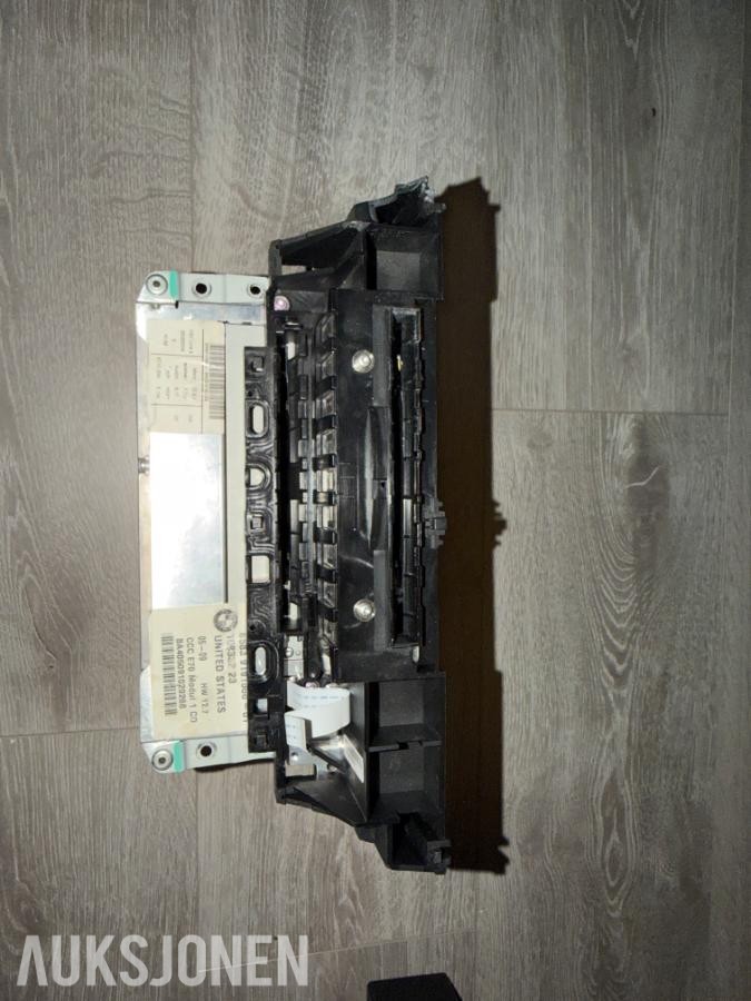 3 STK BMW x5 e70 ccc stero 