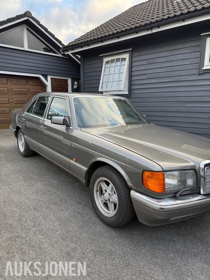 1989 Mercedes-Benz 300 SE 3.0 179hk automat skinninteriør