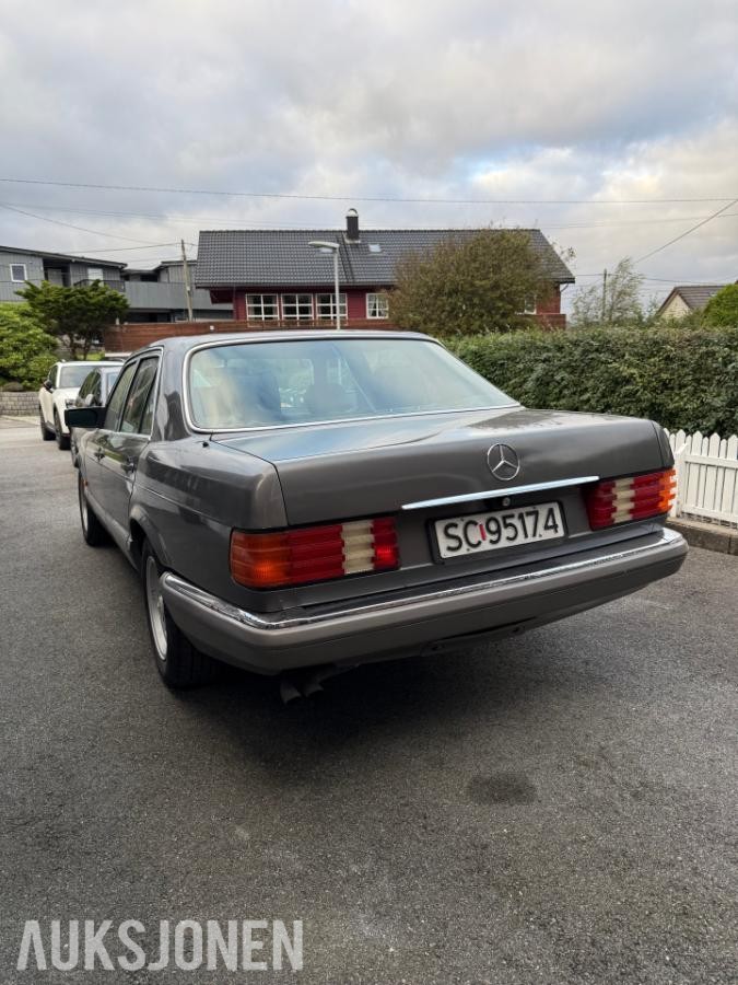 1989 Mercedes-Benz 300 SE 3.0 179hk automat skinninteriør