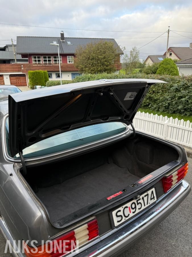 1989 Mercedes-Benz 300 SE 3.0 179hk automat skinninteriør