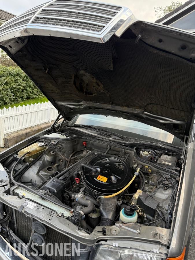1989 Mercedes-Benz 300 SE 3.0 179hk automat skinninteriør