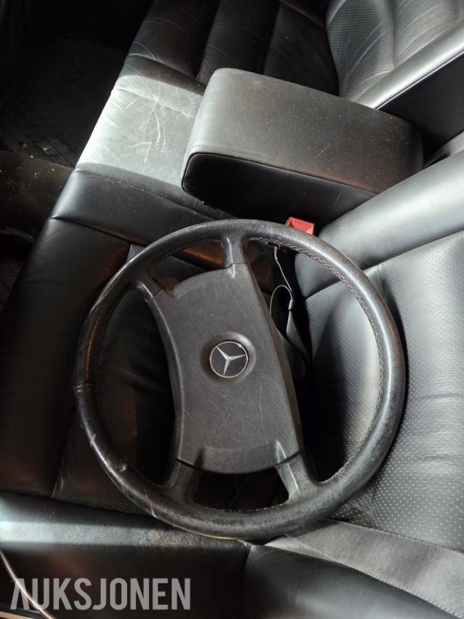 1989 Mercedes-Benz 300 SE 3.0 179hk automat skinninteriør