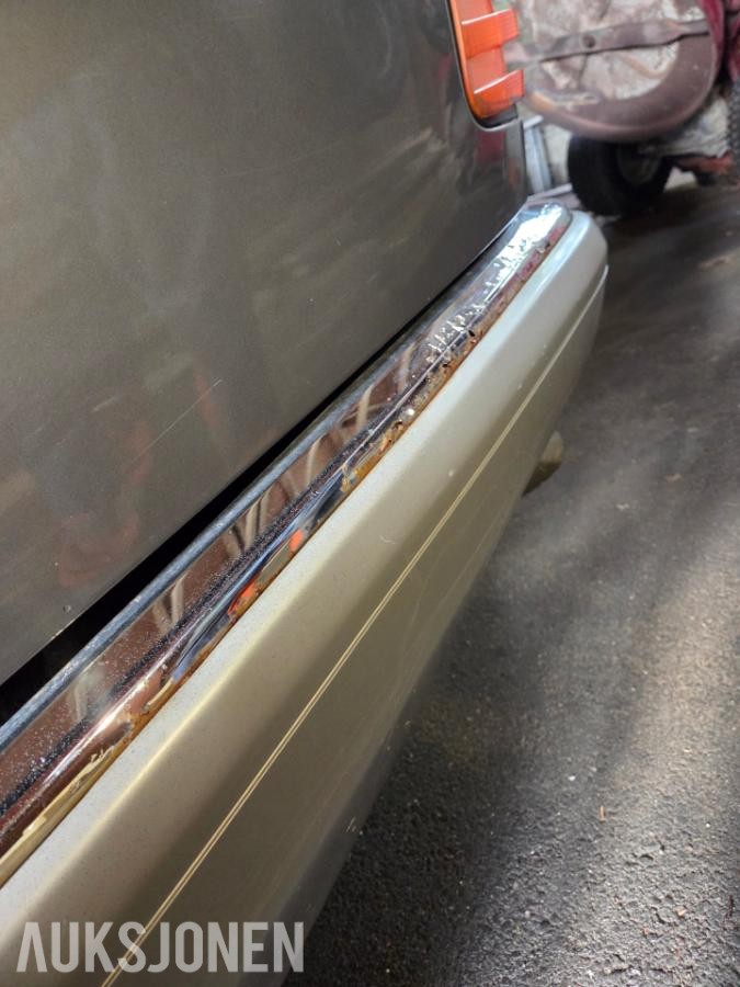1989 Mercedes-Benz 300 SE 3.0 179hk automat skinninteriør