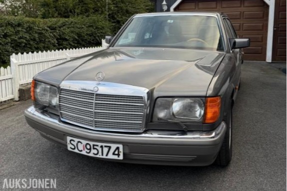 1989 Mercedes-Benz 300 SE 3.0 179hk automat skinninteriør 
