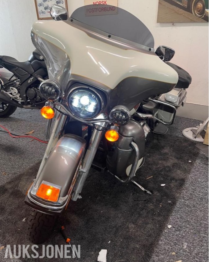 2000 Motorsykkel - Harley-Davidson FLHTCUI