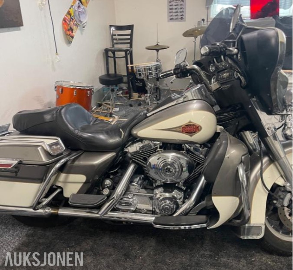 2000 Motorsykkel - Harley-Davidson FLHTCUI