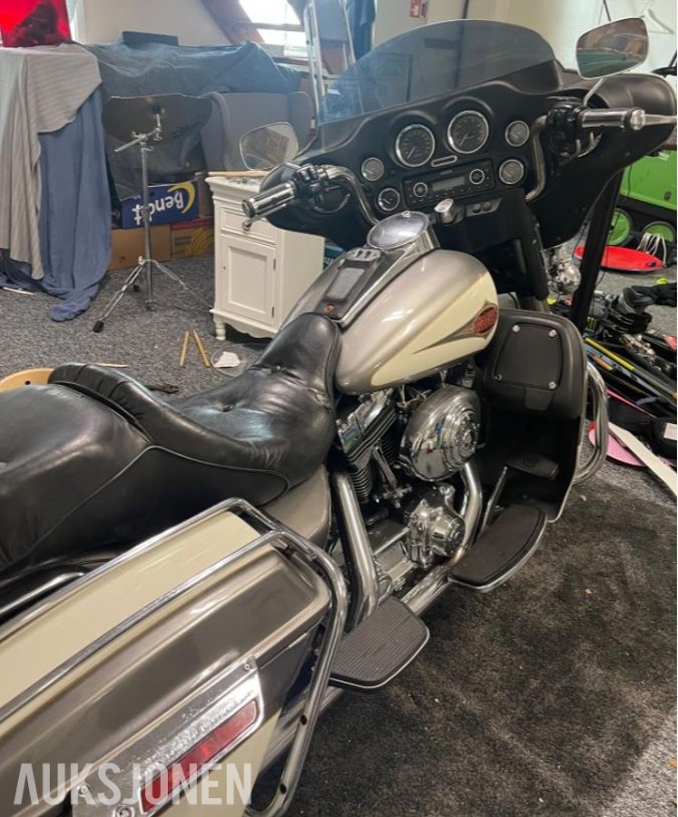 2000 Motorsykkel - Harley-Davidson FLHTCUI