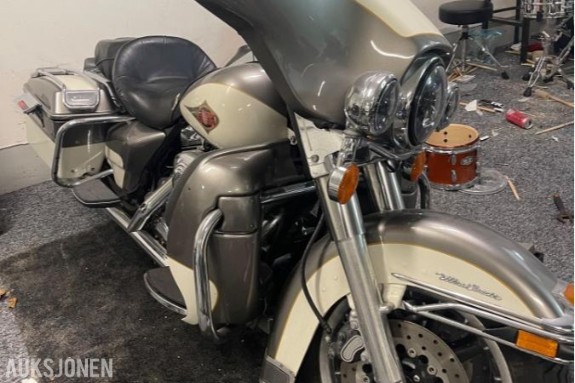 2000 Motorsykkel - Harley-Davidson FLHTCUI