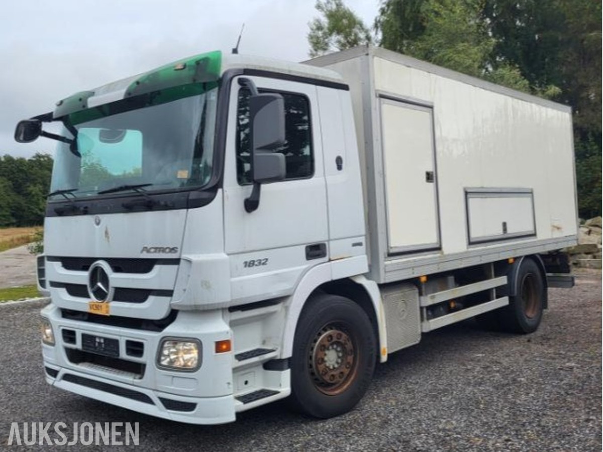 2009 Mercedes-Benz 1832L/42 4X2M Skapbil, reparasjonsobjekt