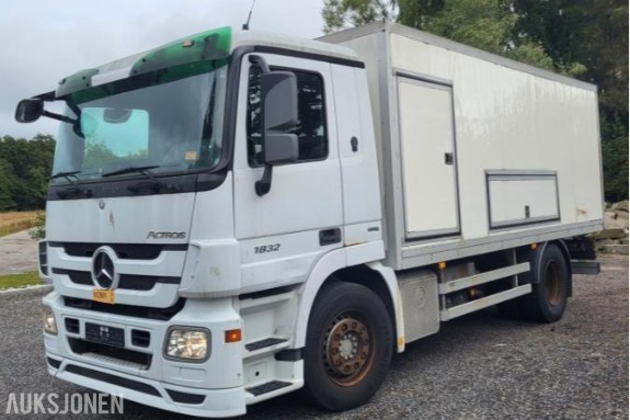 2009 Mercedes-Benz 1832L/42 4X2M Skapbil, reparasjonsobjekt 