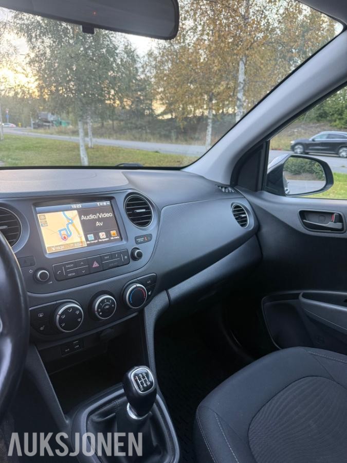 2017 Hyundai i10 1.0 Blue 67hk Cruisekontroll, Navigasjon, Park.sensorer