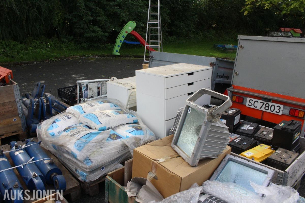 Forundringspakke Diverse overskuddsmateriell
