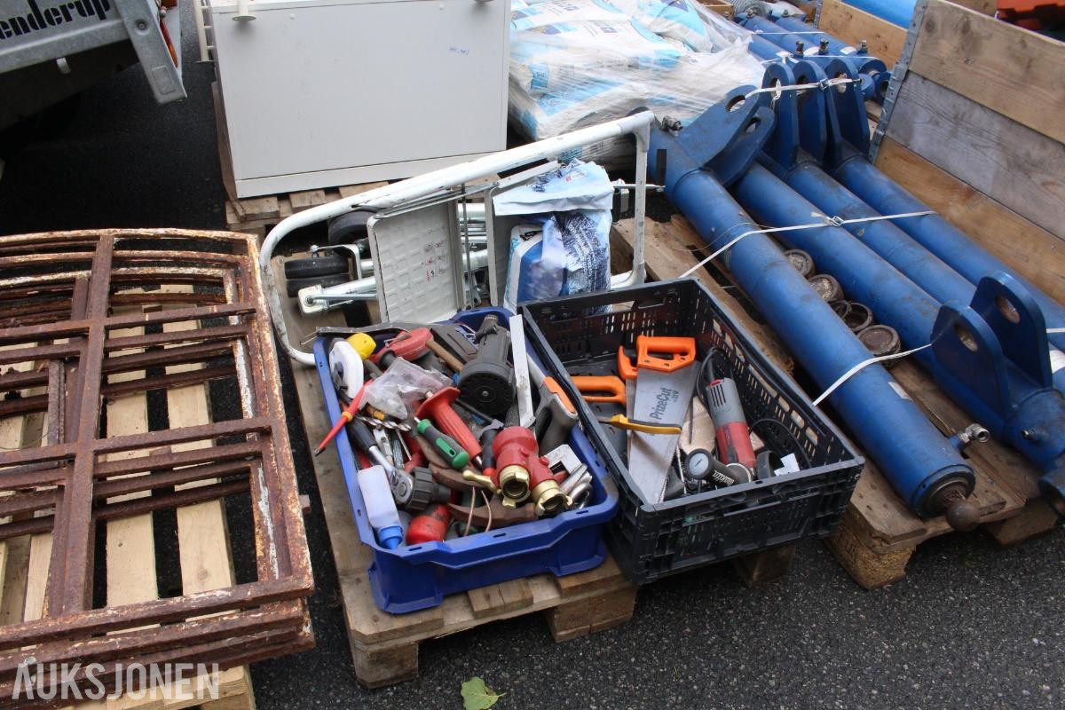 Forundringspakke Diverse overskuddsmateriell