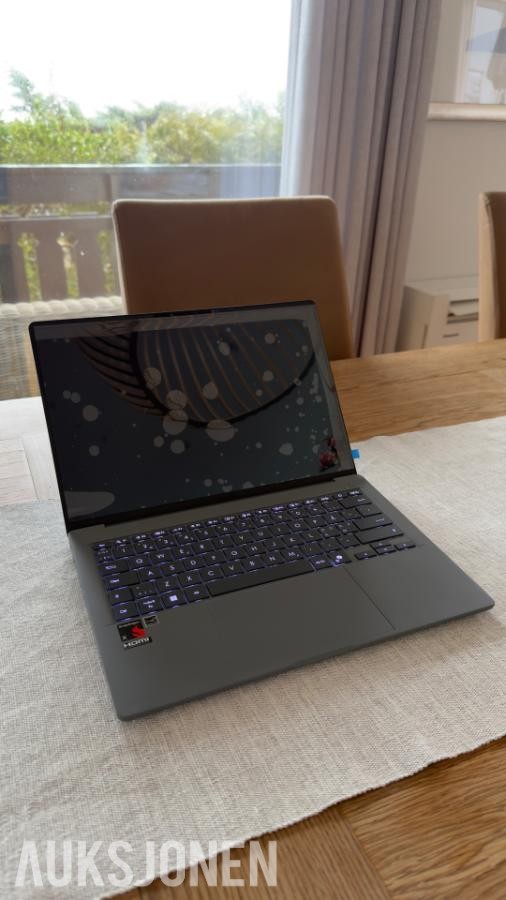 2025 Asus Zenbook A14 Snap8C/16/512GB/OLED