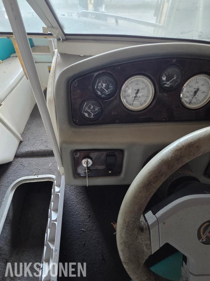 Aquatron 19 fot - renovert motor - henger