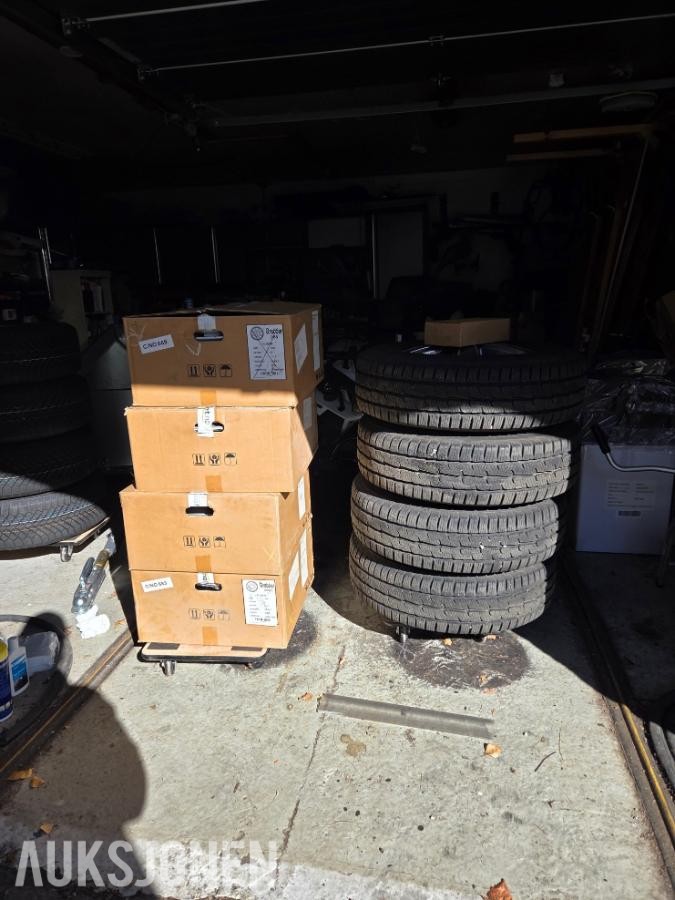 Felger til bobil *Ingen minstepris* STW Cargo Silver 16x6,5, ET62