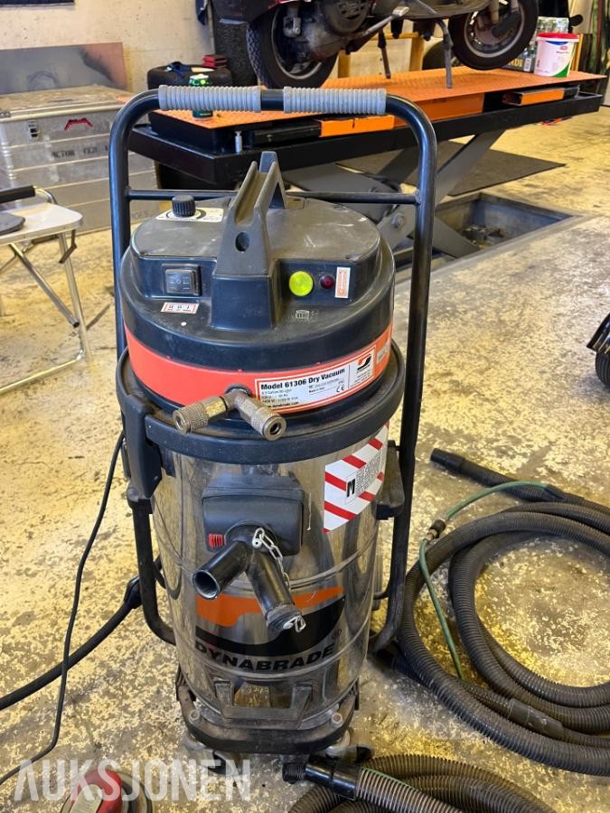 Dynabrade pussemaskiner med autostart avsug