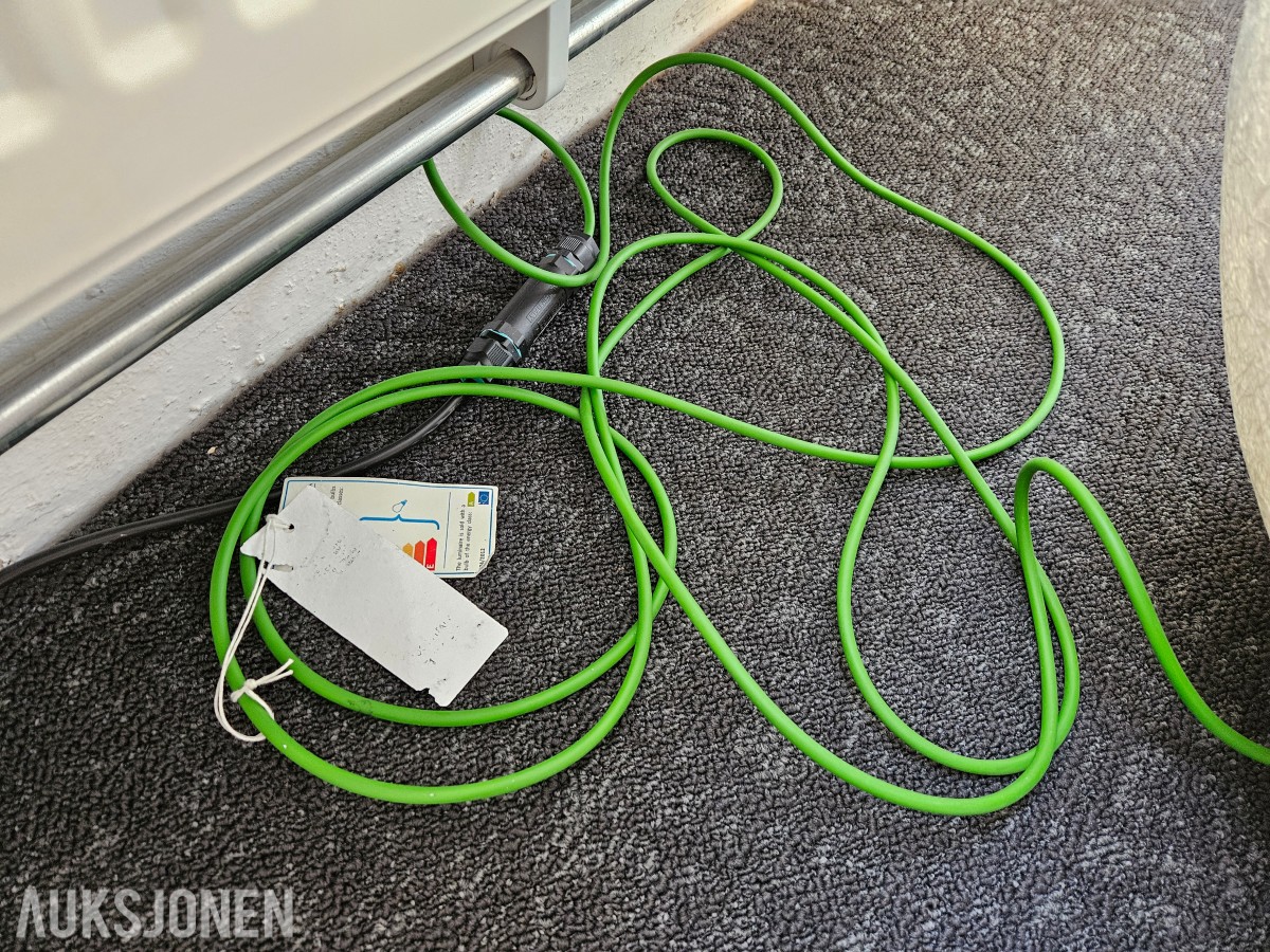 Karman Ulula Ø75 gulvlampe – nypris 15 400 kr