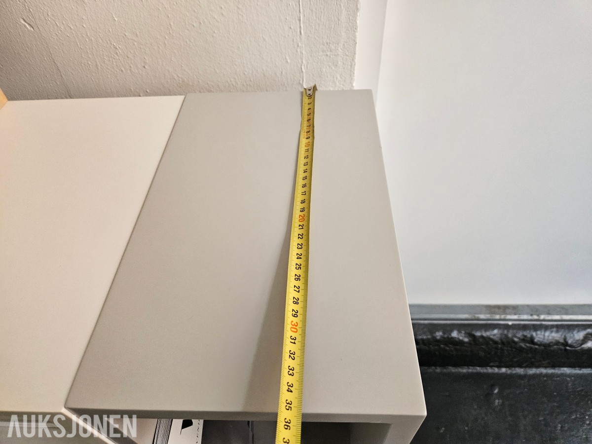 Muuto Stacked modulreol – eik, hvit og lys grå