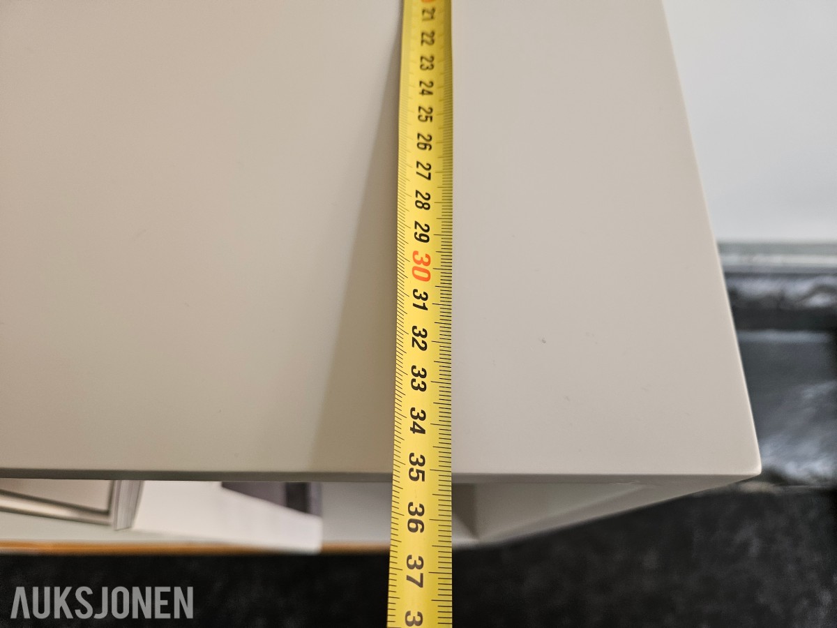 Muuto Stacked modulreol – eik, hvit og lys grå