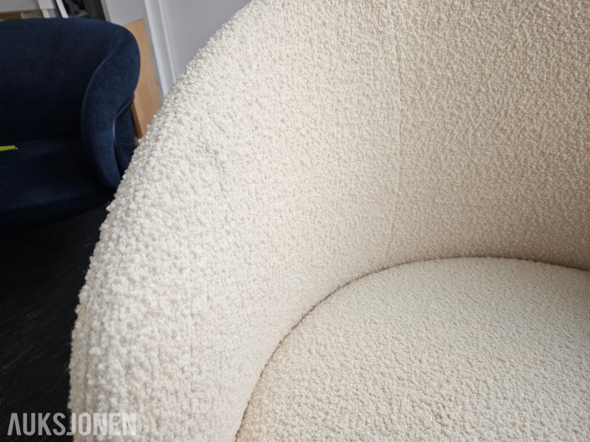 Ondarreta Ginger Chair – eik og hvit bouclé