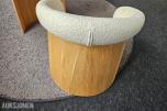 Ondarreta Ginger Chair – eik og hvit bouclé