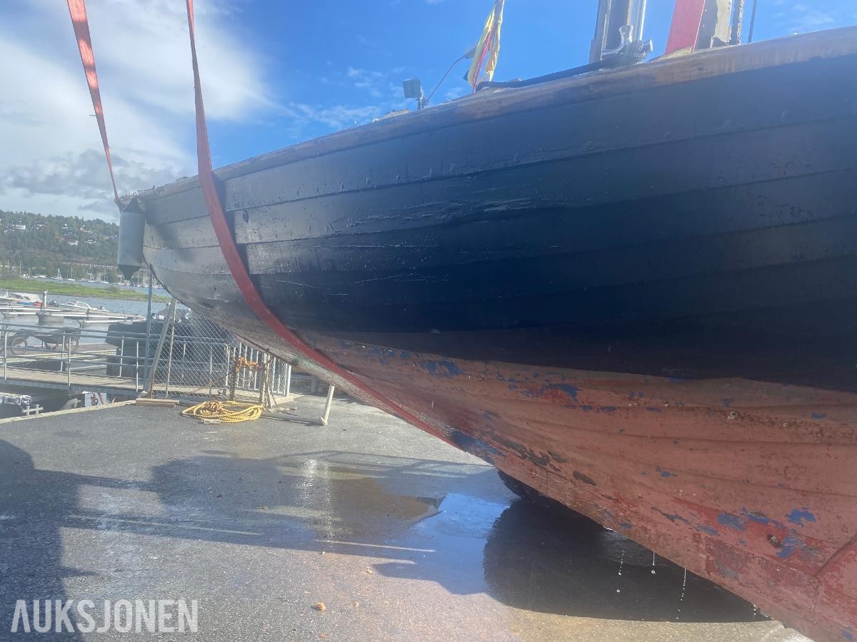 1952 Arendalsnekke Åpen kogg med 16 sitteplasser - ingen minstepris