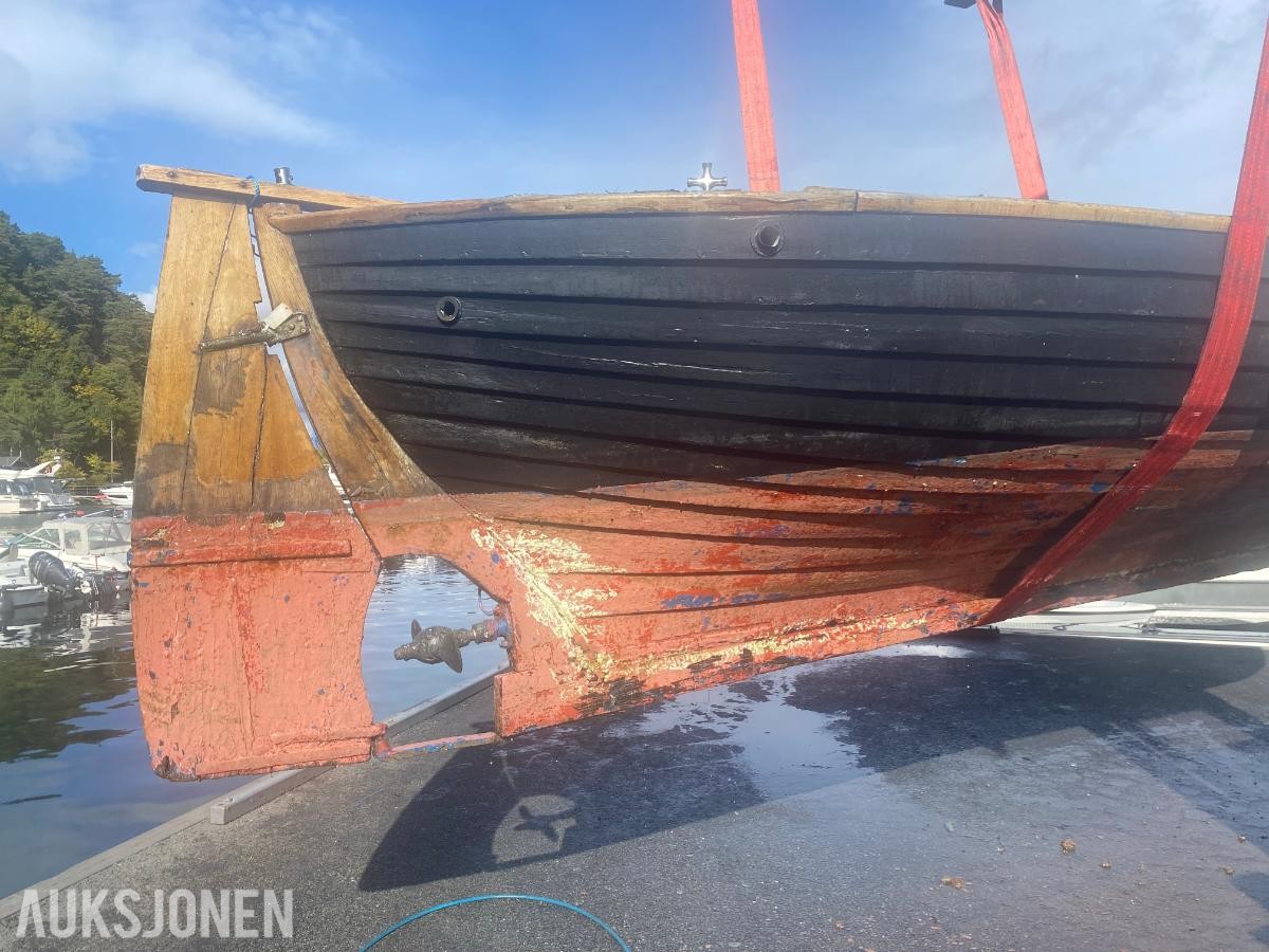 1952 Arendalsnekke Åpen kogg med 16 sitteplasser - ingen minstepris