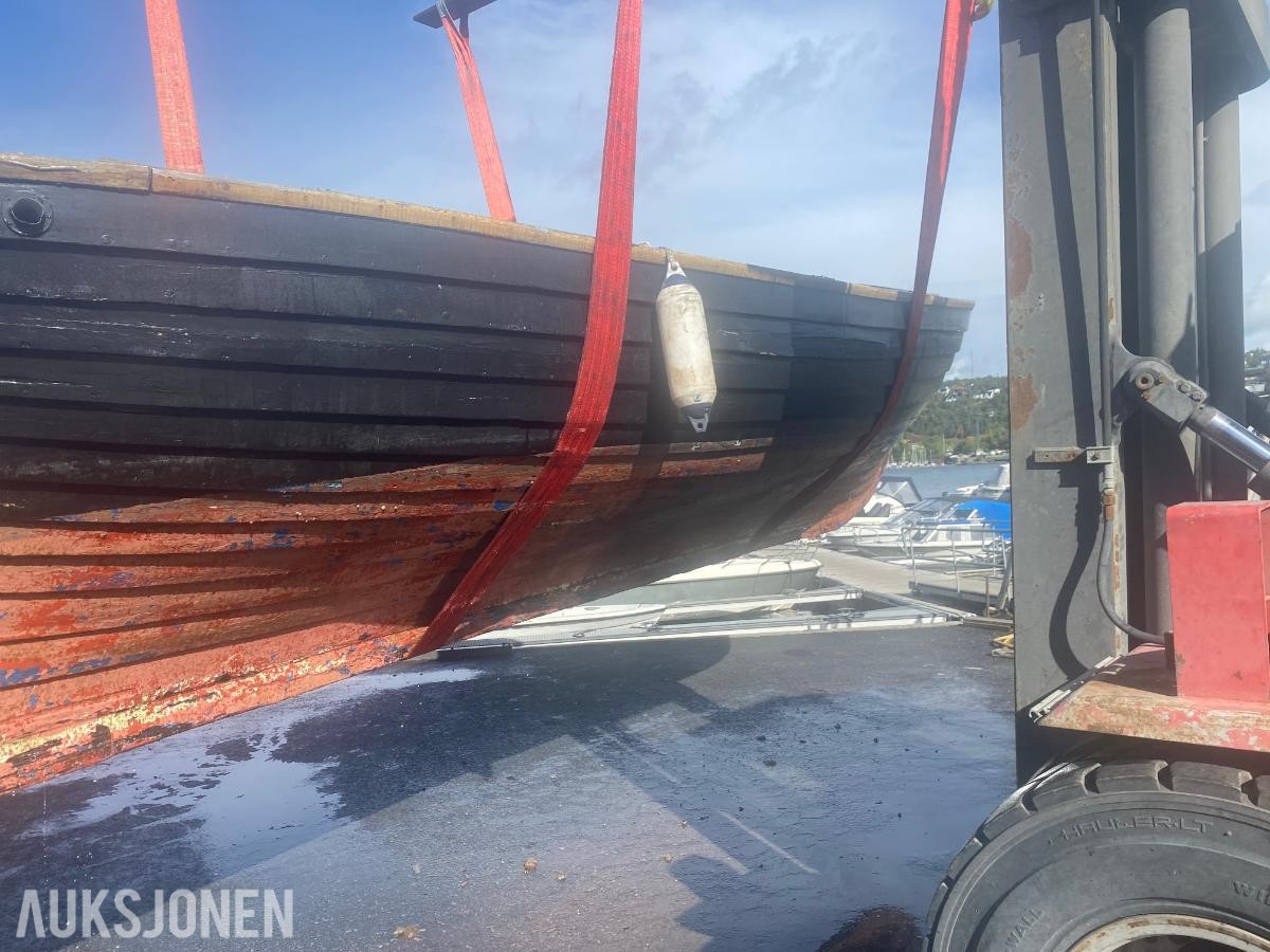1952 Arendalsnekke Åpen kogg med 16 sitteplasser - ingen minstepris