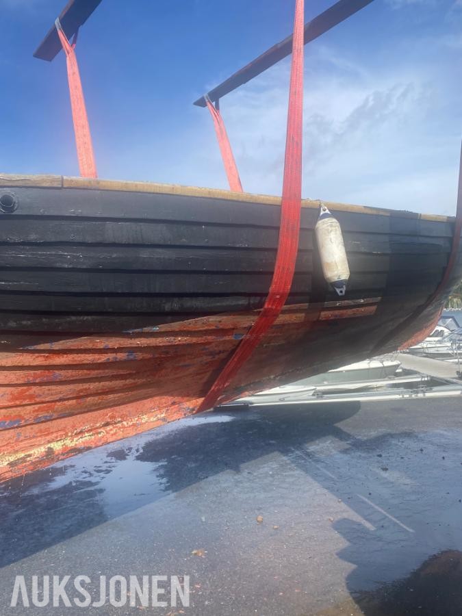 1952 Arendalsnekke Åpen kogg med 16 sitteplasser - ingen minstepris