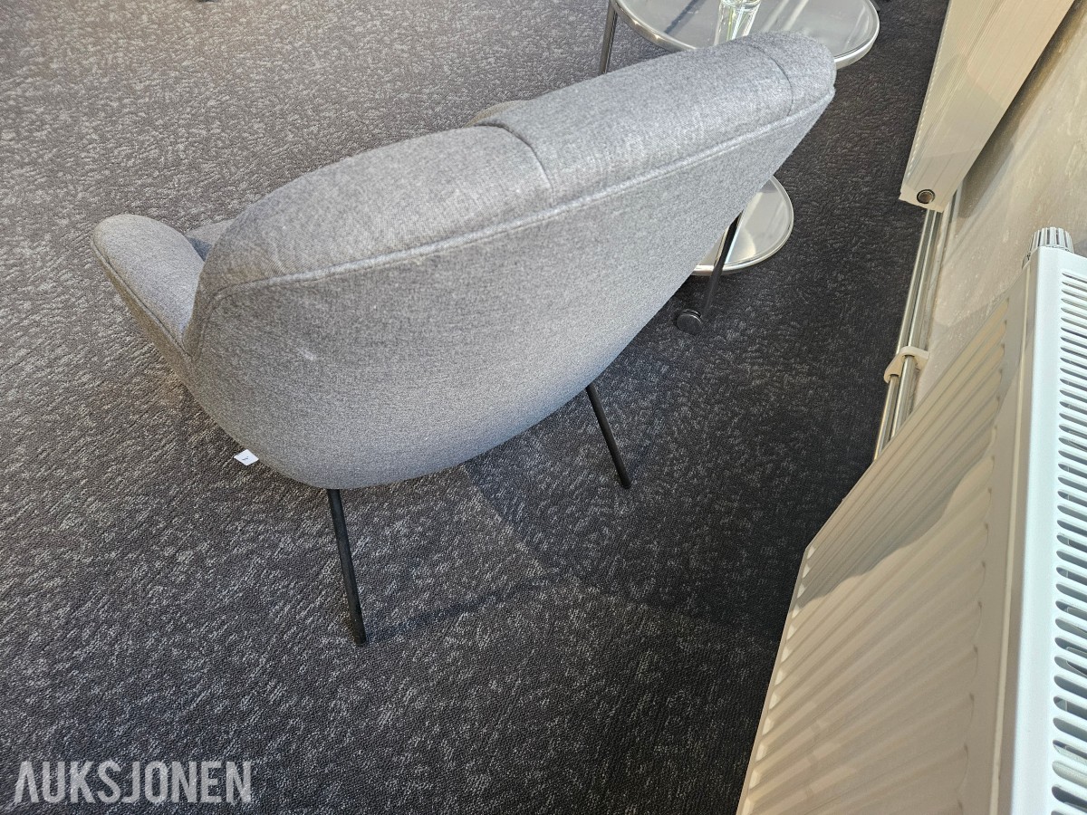 Wendelbo Chill High Back loungestol med rundt trillebord